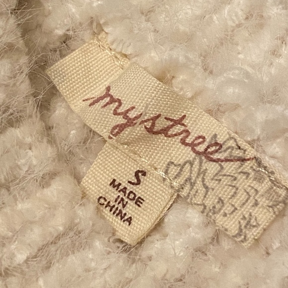 Ladies Sweater Dress - Picture 4 of 6